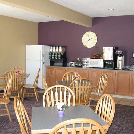 Pocahontas Inn & Suites Екстериор снимка