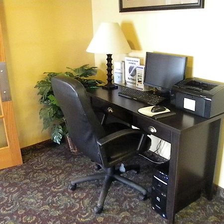 Pocahontas Inn & Suites Екстериор снимка